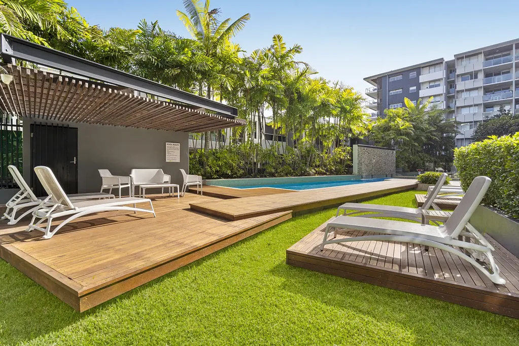 West End 3Phòng ngủ House-Sized Luxury in Flow – 240m² of Renovated River West End Living