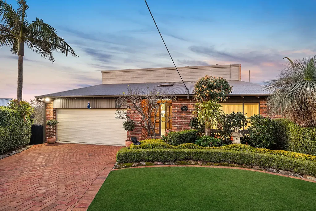 Forresters Beach 4ਬੈੱਡਰੂਮ Coastal retreat with spectacular ocean and valley views
