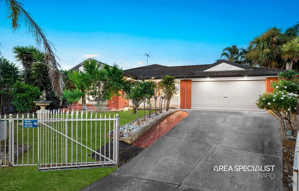 14 Manatoka Crescent, Hampton Park, VIC 3976