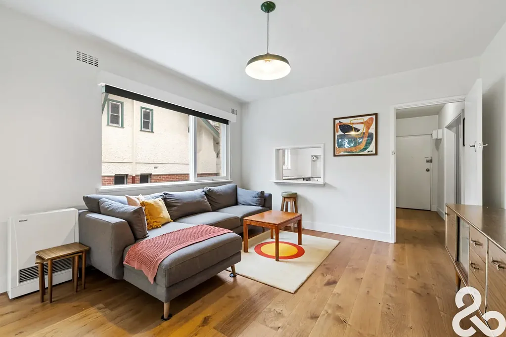 Contemporary Living in a Premium Ivanhoe Location