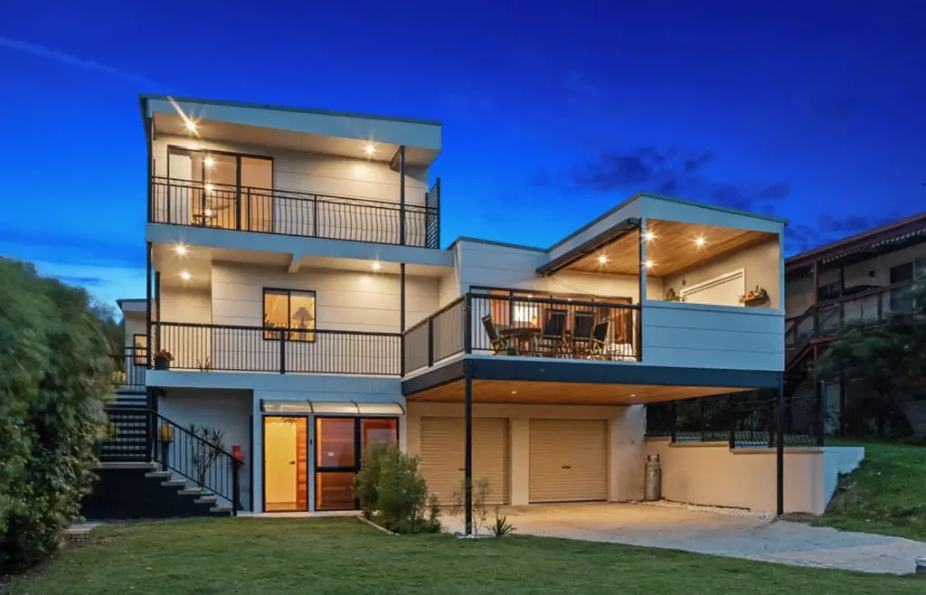 Scotts Head 5chambre Elevated Coastal Living with Exceptional Versatility