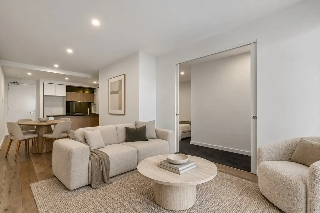Malvern East 2 Bedroom Fully Refurbished Lifestyle Residence Behind Chadstone