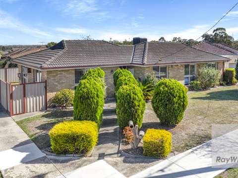 Bundoora 3 Bedroom The Perfect Family Home - Move-In Ready with Exceptional Features & Prime Location!