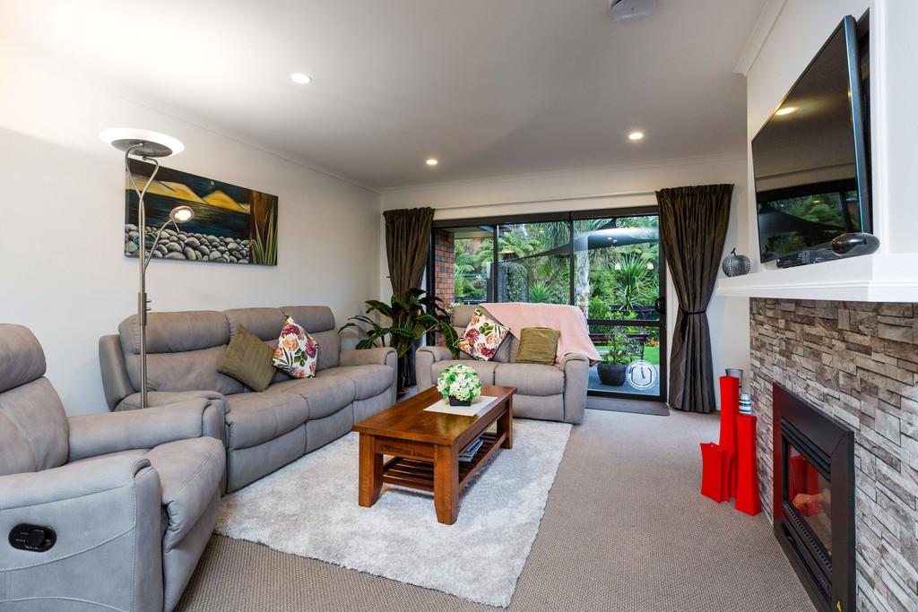 20 Ainslee Street, Highlands Park, New Plymouth, 3部屋, 2バスルーム