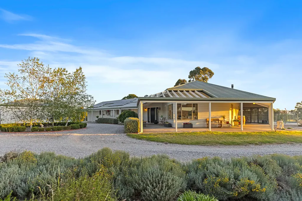 Mudgee  LUXURY RESIDENCE, LAP POOL & SWEEPING RURAL VIEWS