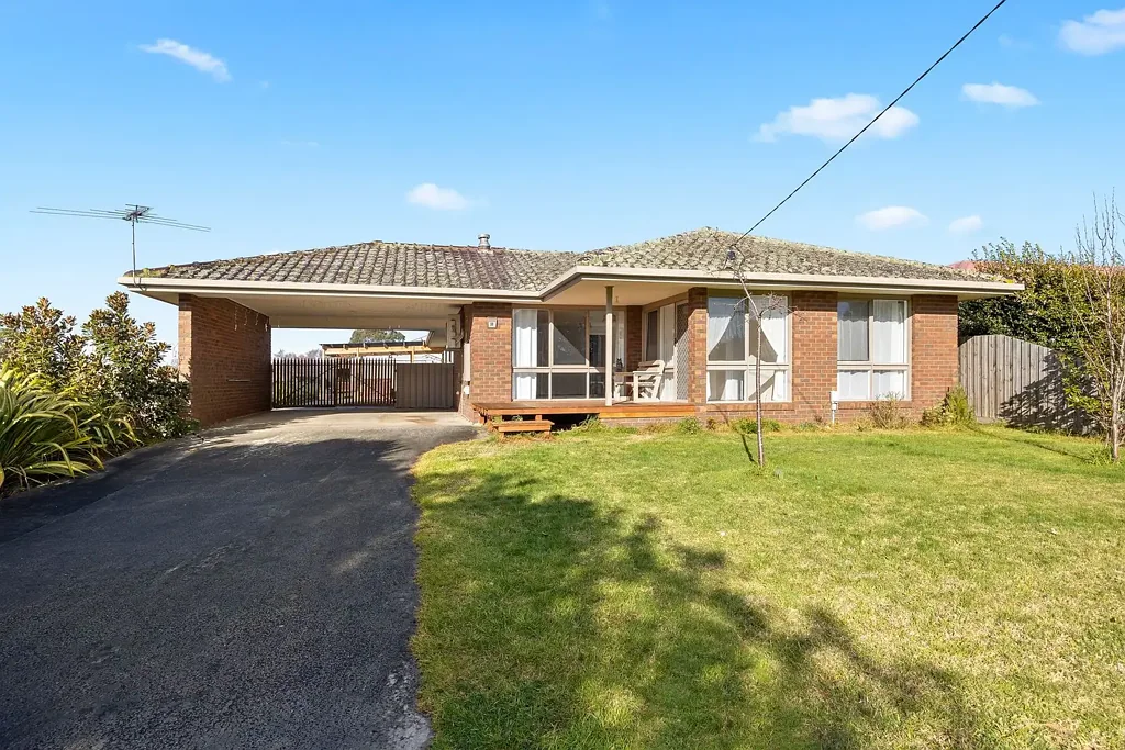 Korumburra 4Habitaciones Spacious Family Living with Views & Room to Grow