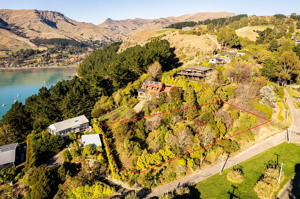 Diamond Harbour Escape Ordinary - Live the Lifestyle You Crave