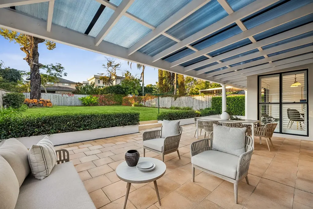 Strathfield 5ห้องนอน Stylishly renovated family home on blue-ribbon parcel
