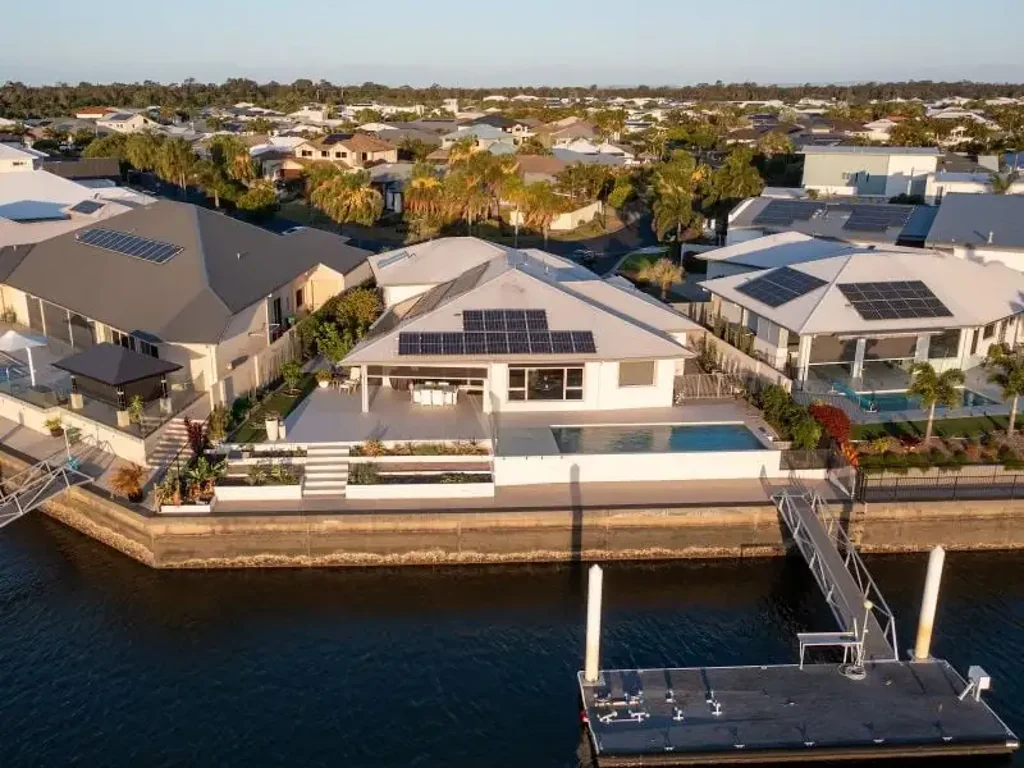 Banksia Beach 4Kwarto Spacious Waterfront Luxury with 28m Canal Frontage