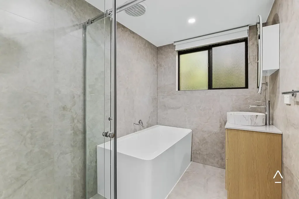 Fully Renovated Three-Bedroom Apartment in Ultra-Convenient Location