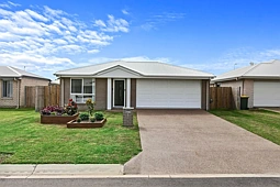 5 Eastminster Street, Eli Waters