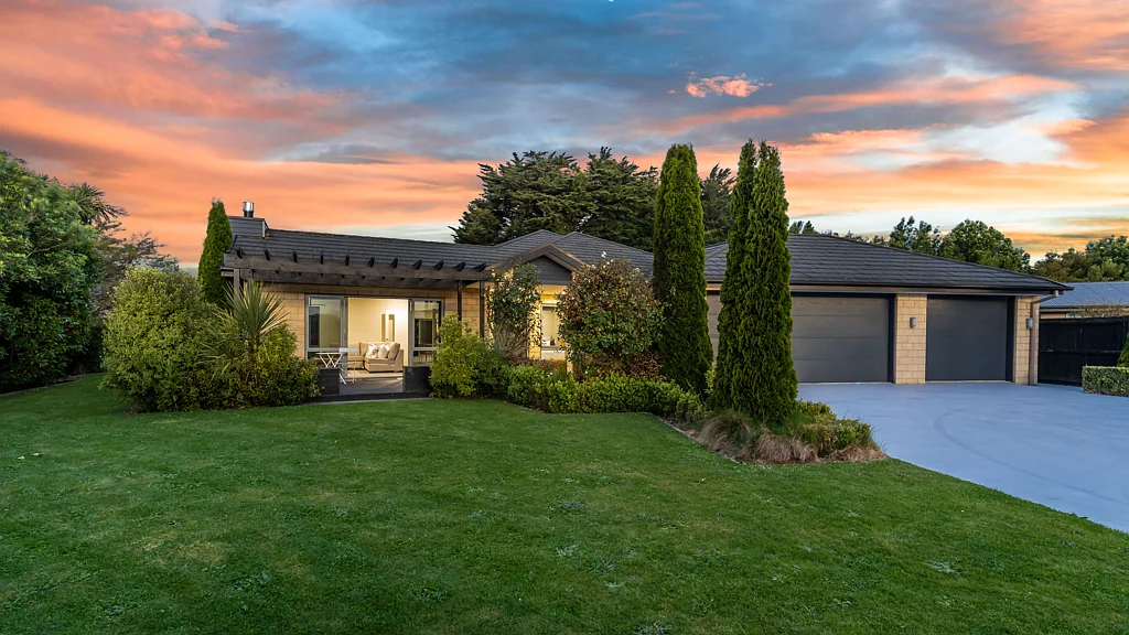 100 McMahon Drive, Aidanfield, Canterbury