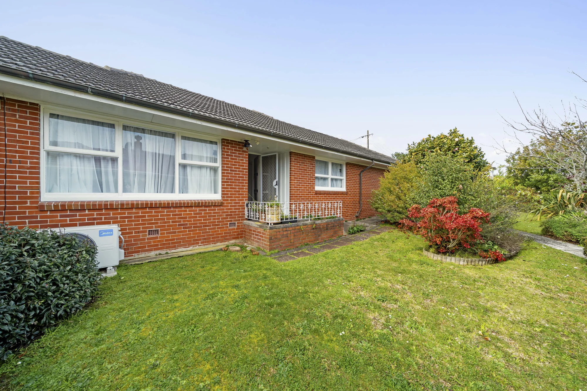 Saint Johns 3બેડરૂમ SOLID BRICK & TILE GEM IN A PRIME LOCATION!