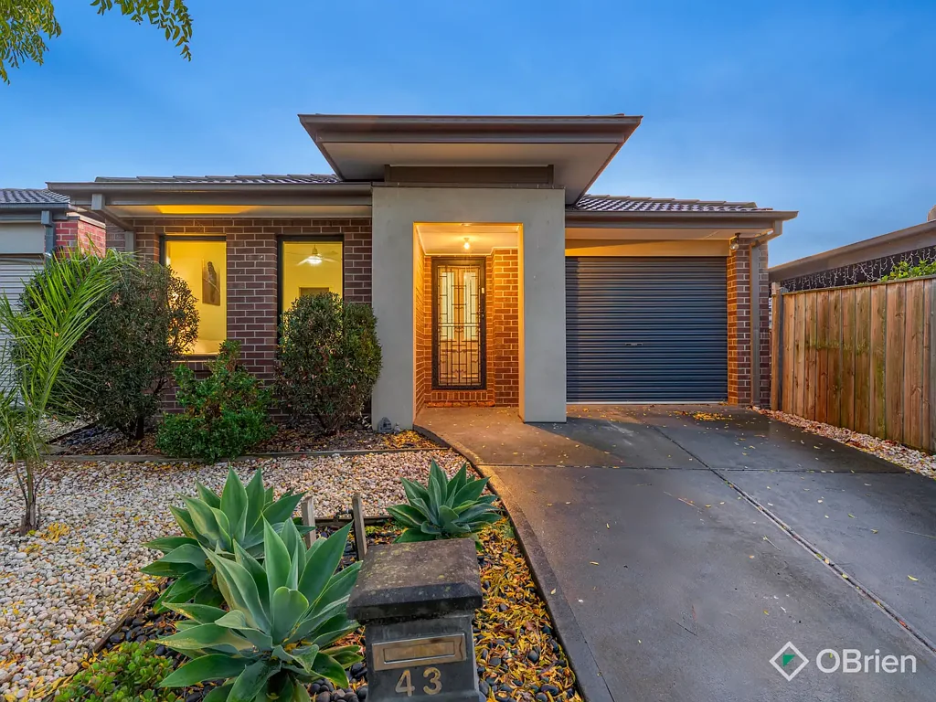 Charming Home in a Prime Cranbourne North Location!
