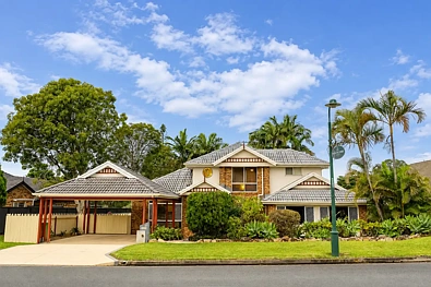 Murrumba Downs 4 Slaapkamer Castle Hill Elegance with Resort-Style Living!