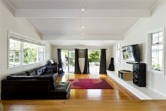 11 Russell Road, Wainui, Auckland - Rodney, 5部屋, 0バスルーム