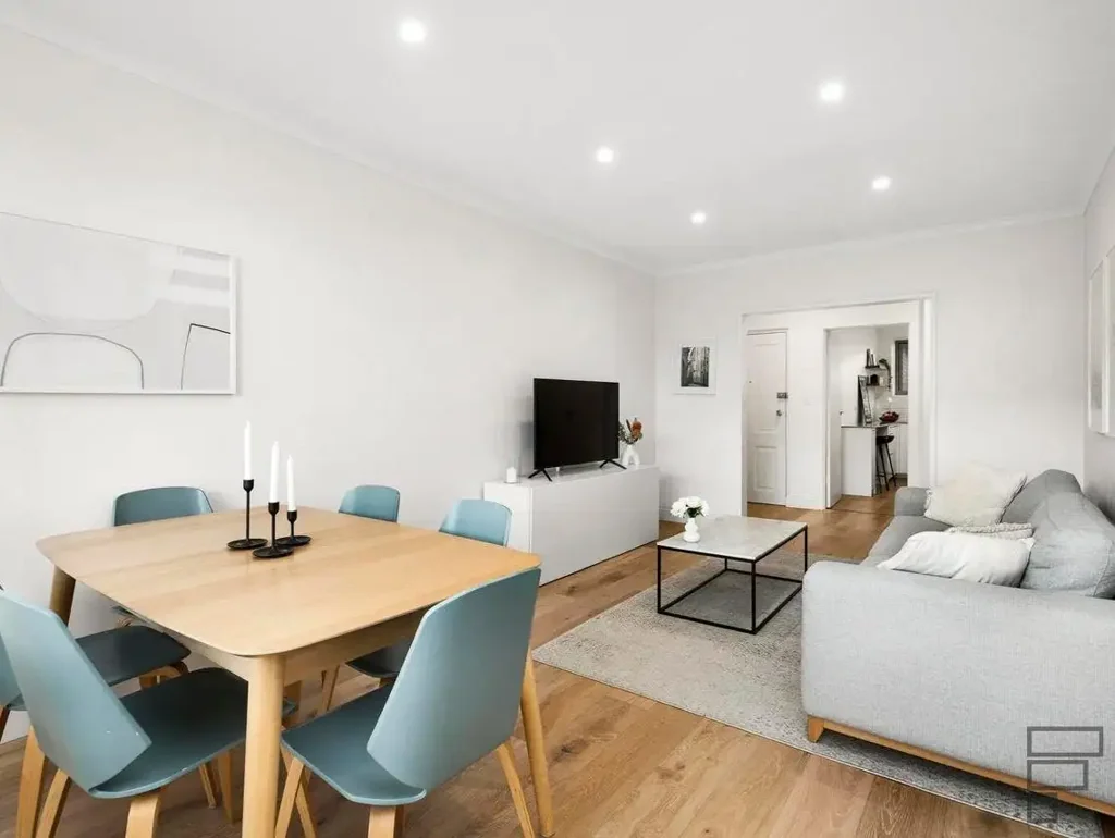 Prime Elsternwick Location with Views to Match| FLARE REAL ESTATE