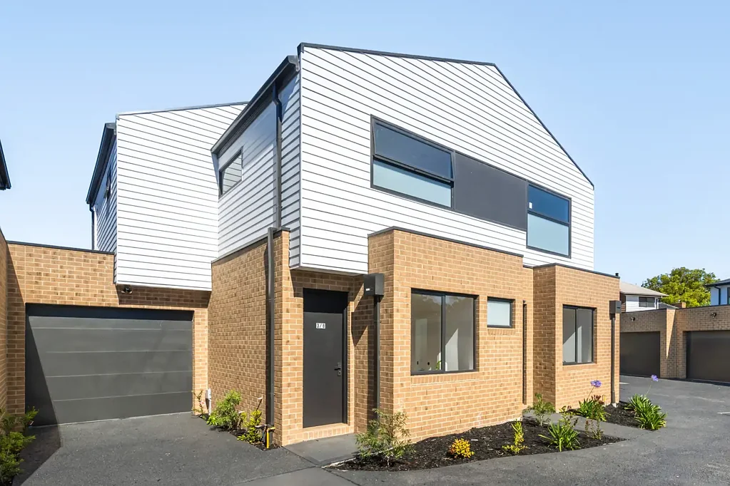 3/8 Curie Avenue, Oak Park, VIC 3046