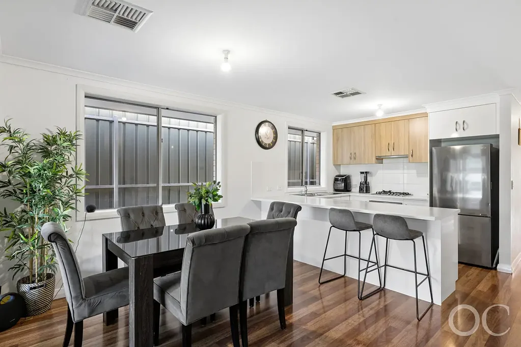 Hallett Cove 3房  Open the Door to Effortless Living in Hallett Cove, With Everything You Need Right at Your Doorstep