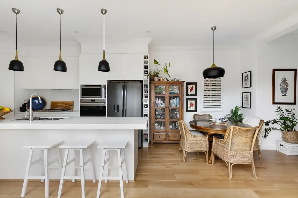 Lewisham 3कमरा Light-filled family retreat with entertainer's courtyard