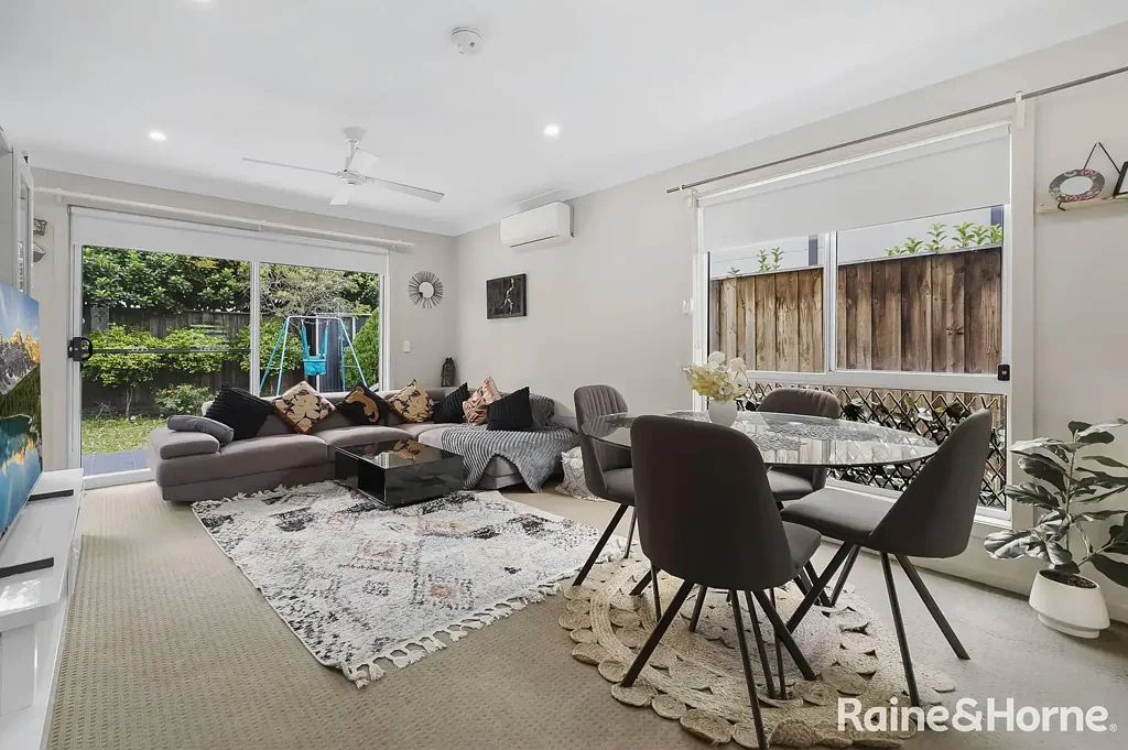 10/52A Atlantic Boulevard, Glenfield, NSW 2167