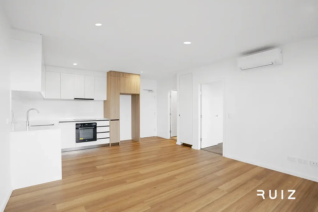 Stylish One-Bedroom Apartment in the Heart of Gungahlin – Steps from Light Rail