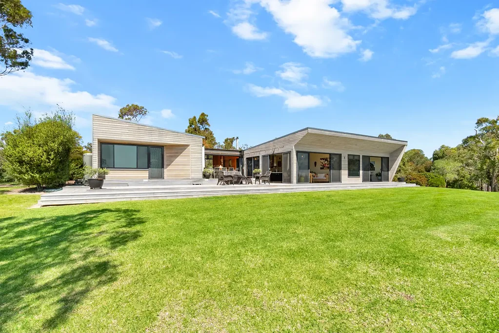 Longford 3Zimmer Modern Architectural Masterpiece with a Breathtaking Outlook