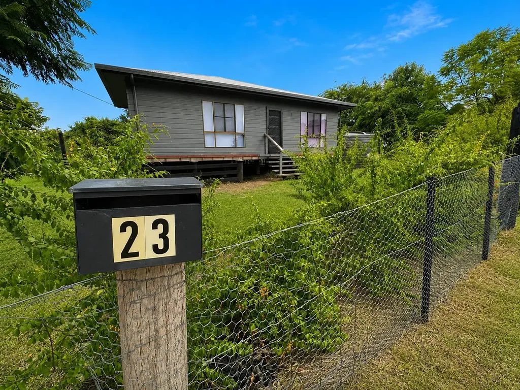 Bell 4房  Spacious Family Living on 2,385m² – Packed With Features!