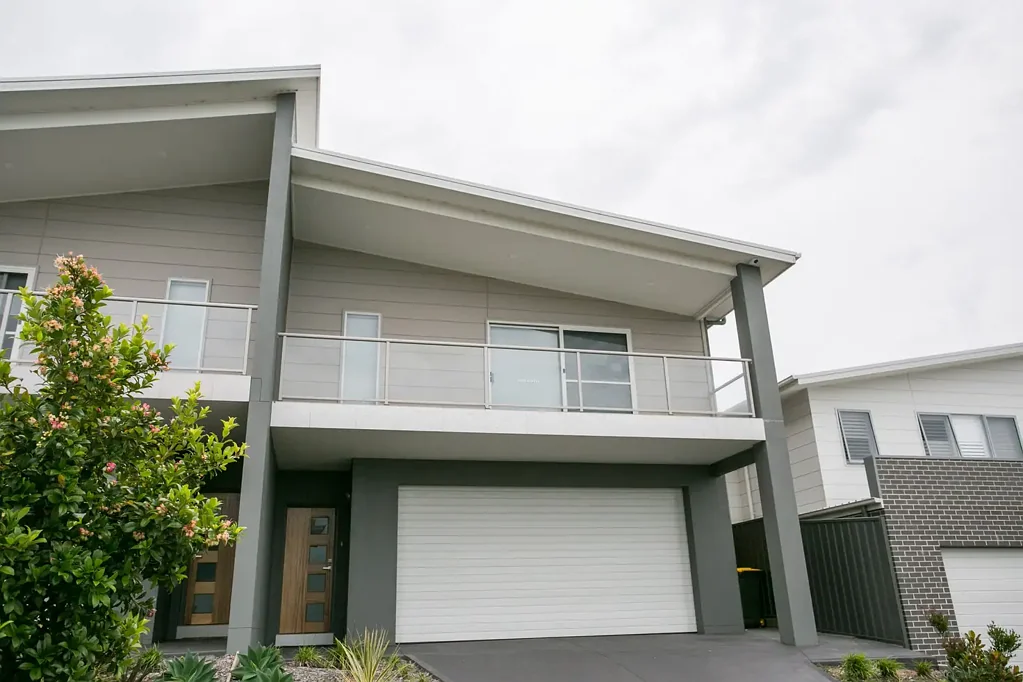 MODERN 4 BEDROOM HOME