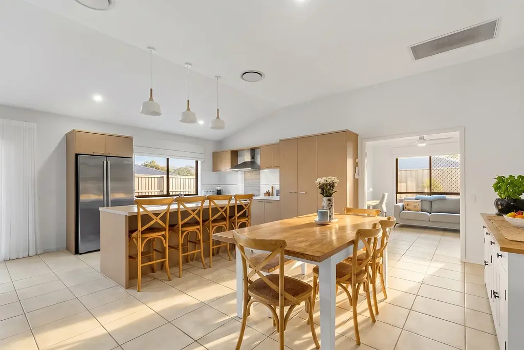 Everton Hills 4Kwarto Relaxed Family Living with a Poolside Lifestyle