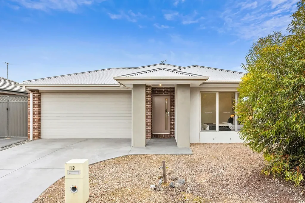 19 Manzeene Avenue, Lara, VIC 3212