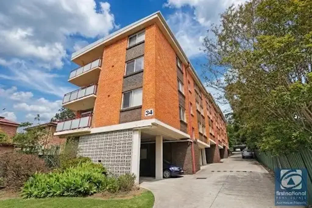 FRESHLY RENOVATED | MODERN INTERIORS | LARGE STORAGE ROOM | PRIME LOCATION
