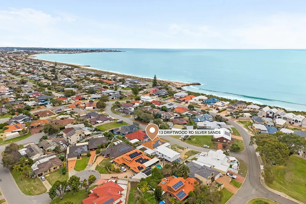 Silver Sands 3房  Positioned for lifestyle, designed for living.