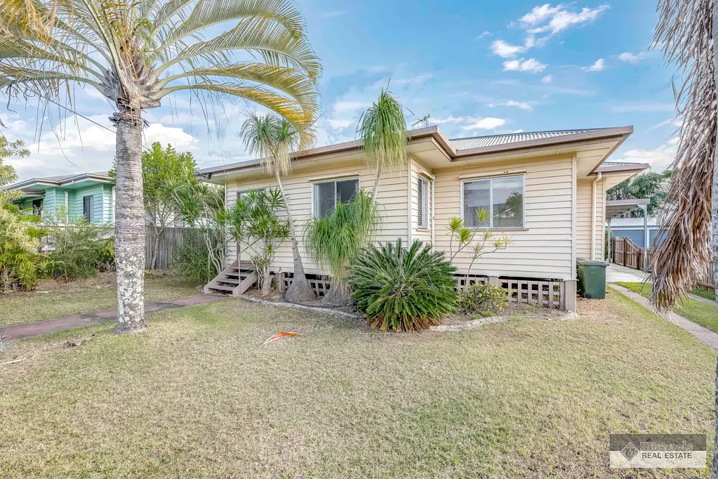 Walkervale 3침실 UNDER CONTRACT - Charming Queenslander on 1009m² Just Minutes from Town.