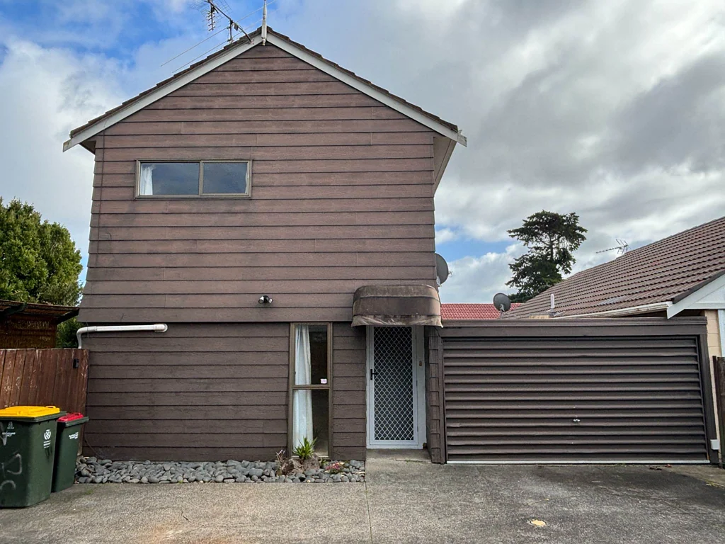 2 bedroom + extra bedroom/office space