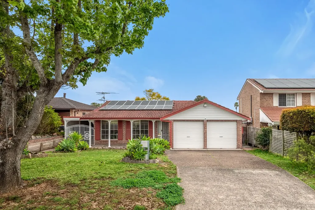 Ingleburn 4 Bedroom Spacious Family Living in a Prime Location - 77 Sackville Street, Ingleburn