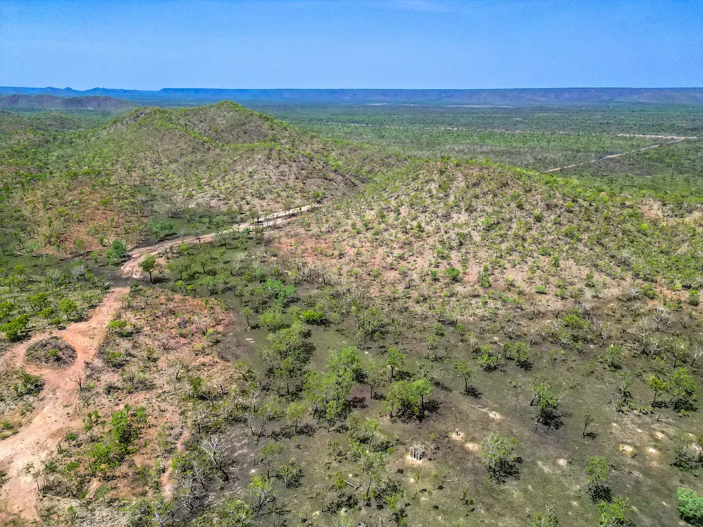 Robin Falls  1,594 acres with 8.5 kms of Stuart Highway frontage