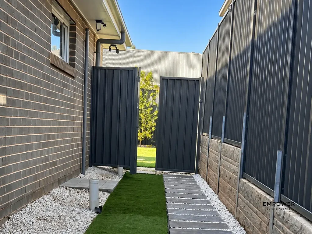 Modern 2-Bedroom Granny Flat in Gilead – Private, Stylish & Low-Maintenance Living