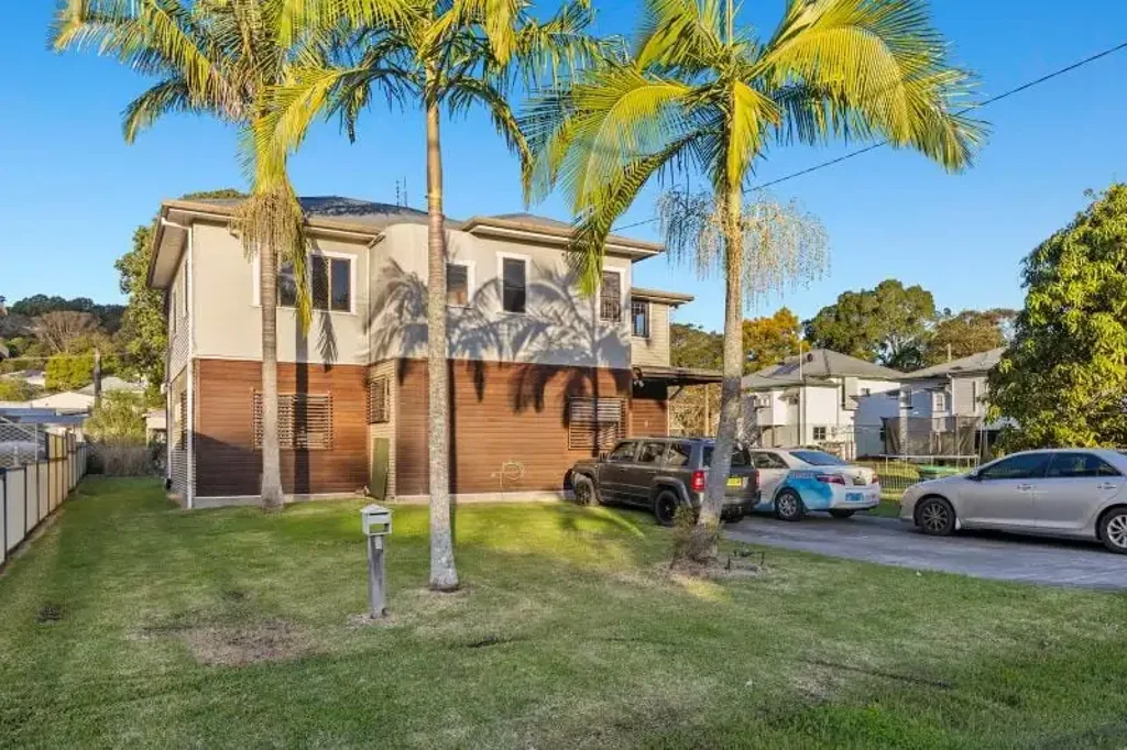 Lismore 5部屋 Dual-Living Gem with Modern Renovations and 60s Charm