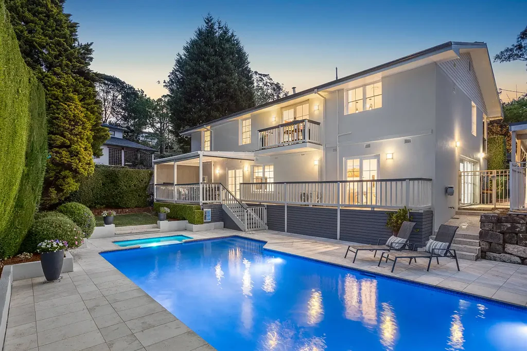11 Raleigh Crescent, St Ives, NSW 2075