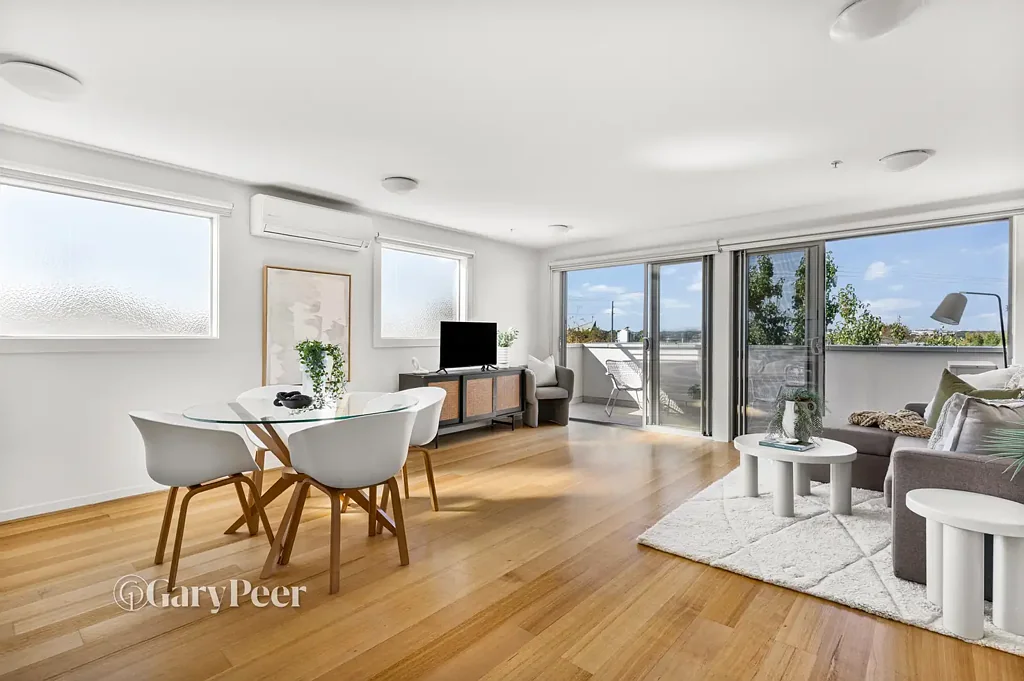 Murrumbeena 2chambre Sun, space & superb lifestyle convenience