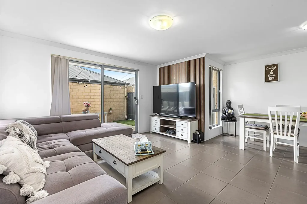 Dayton 3 Slaapkamer NEW TO MARKET!