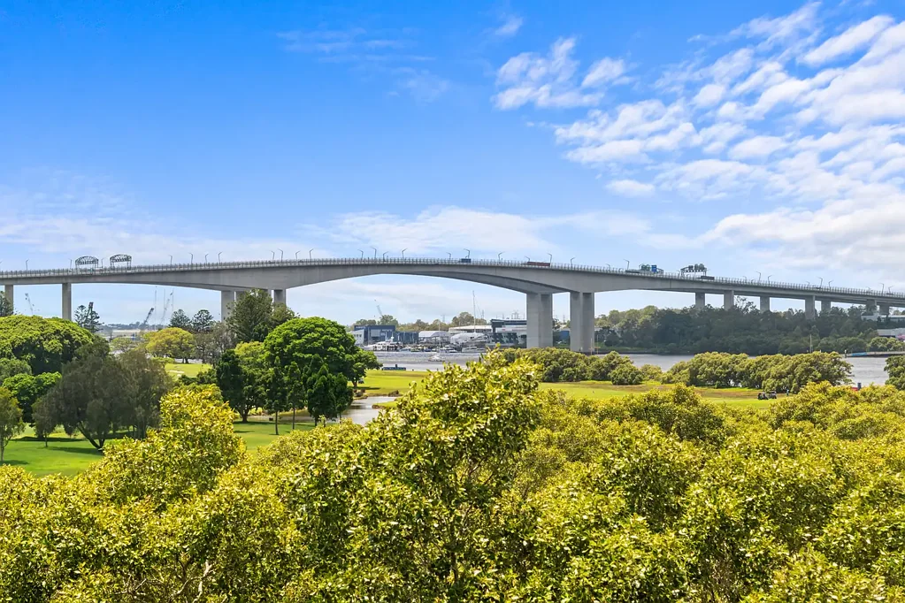 4510/18 Parkside Circuit, Hamilton, QLD 4007
