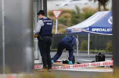 北岸公交站捅人事件：警方公布遇害者身份，年仅24岁