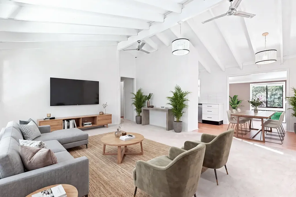 Bateau Bay 4房  East Bateau Bay home with pool, separate studio and multiple living areas