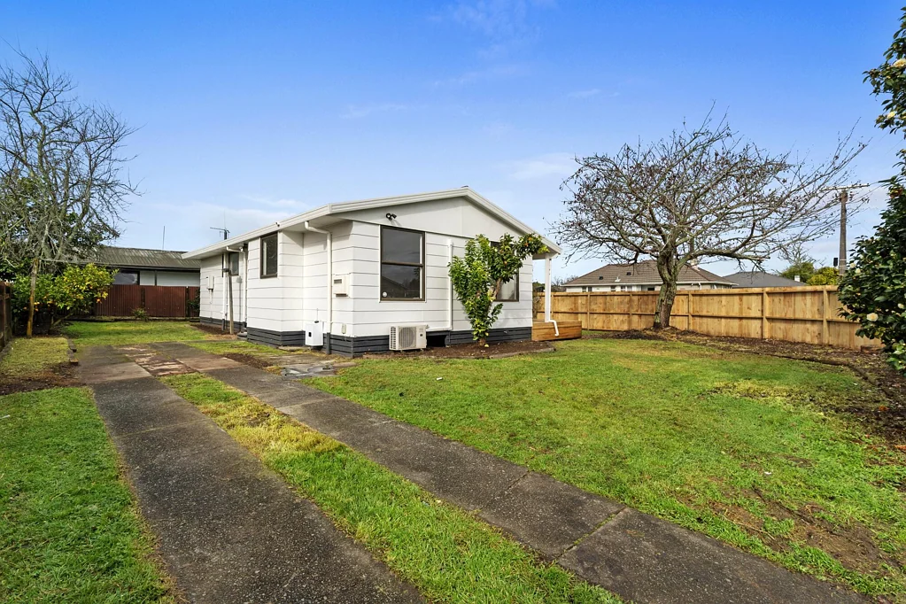 Enderley 3Moenga Freshly Renovated, Vacant And Ready