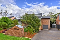 15 Tallowood Gardens, Blaxland