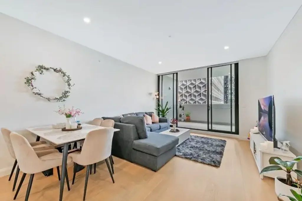 Granville 2침실 Stunning designer apartment , 1 min walk to station, Woolworths and shops in complex, 2 km to Parramatta ,