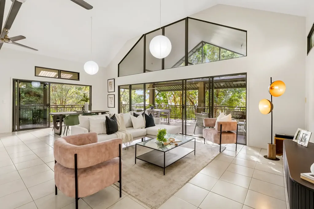 Mudgeeraba 5બેડરૂમ A Flexible Dual Living Residence Offering Space, Privacy and Lifestyle in Mudgeeraba