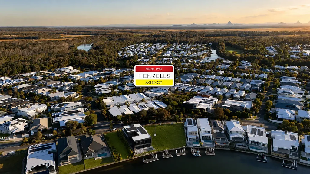 Pelican Waters NORTH FACING, REGISTERED AND PONTOON INCLUDED